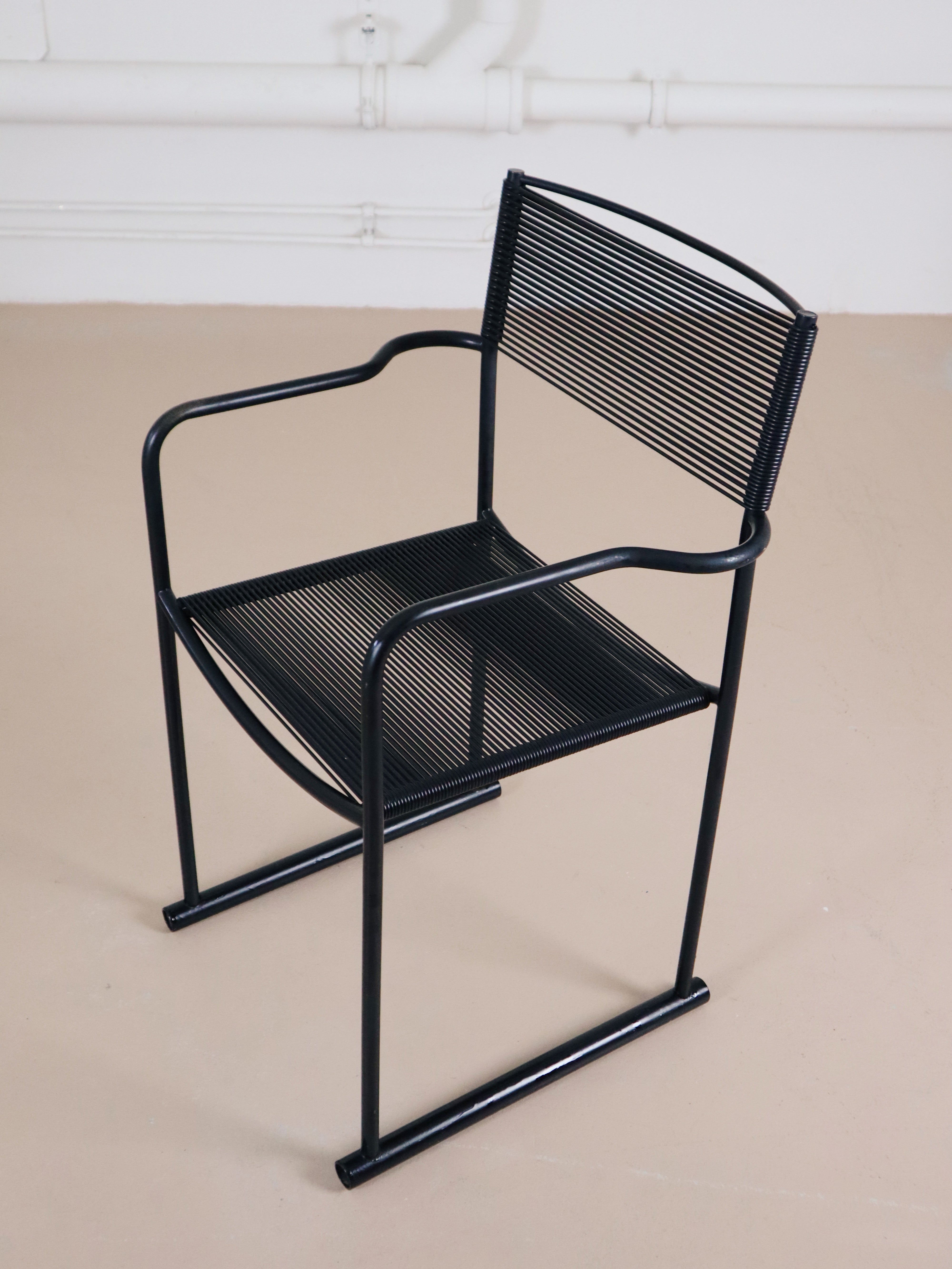 VINTAGE SPAGHETTI ARMREST CHAIR BY G. BELOTTI FOR ALIAS – Fussy People