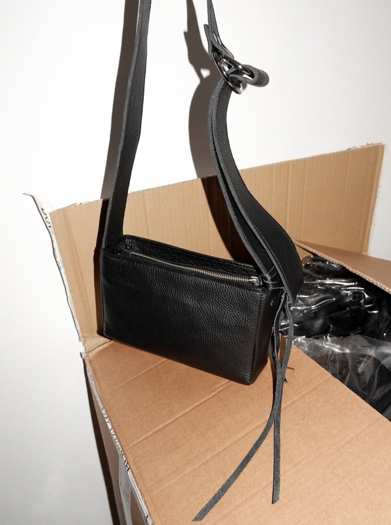 Bibiy FLORET BOX BAG ブラック BIBIY. MADE | B. FLORET BOX BAG BLACK｜Bibiy.