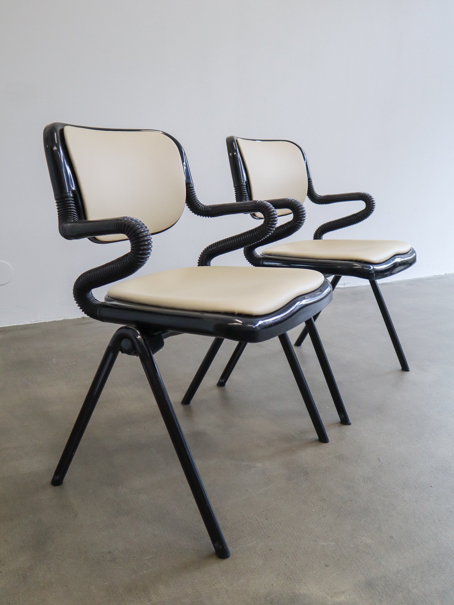 vintage design kartell vertebra chairs